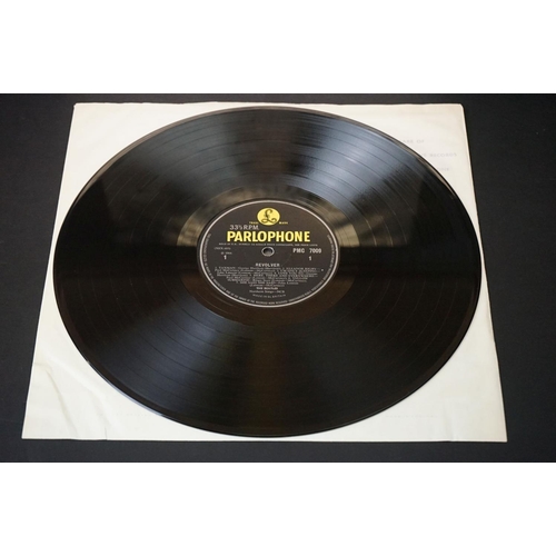 395 - Vinyl - 2 copies of The Beatles Revolver (PMC 7009 / PCS 7009) mono/stereo.  The Gramophone Co Ltd a... 