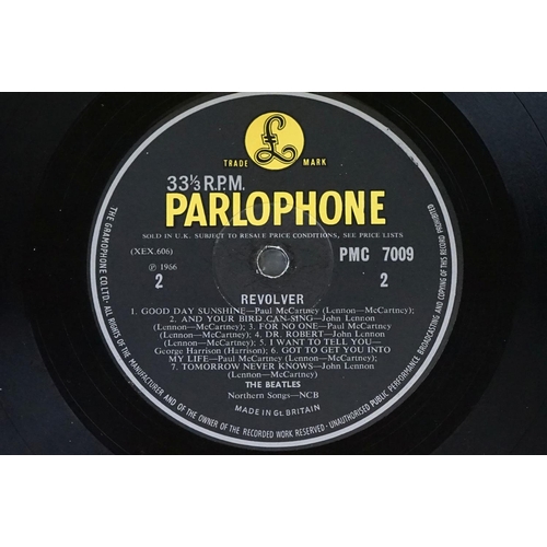 395 - Vinyl - 2 copies of The Beatles Revolver (PMC 7009 / PCS 7009) mono/stereo.  The Gramophone Co Ltd a... 