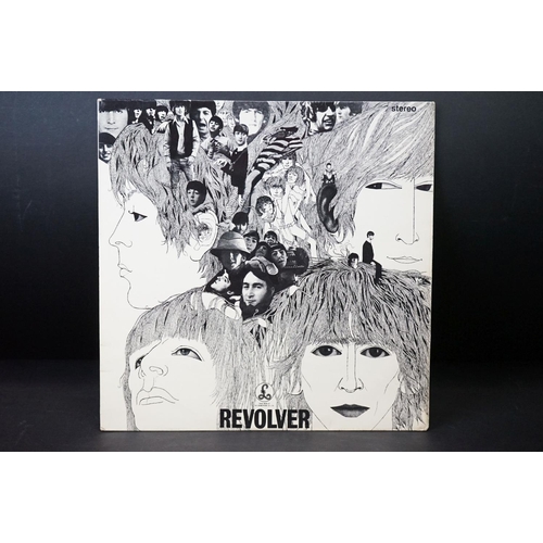 395 - Vinyl - 2 copies of The Beatles Revolver (PMC 7009 / PCS 7009) mono/stereo.  The Gramophone Co Ltd a... 