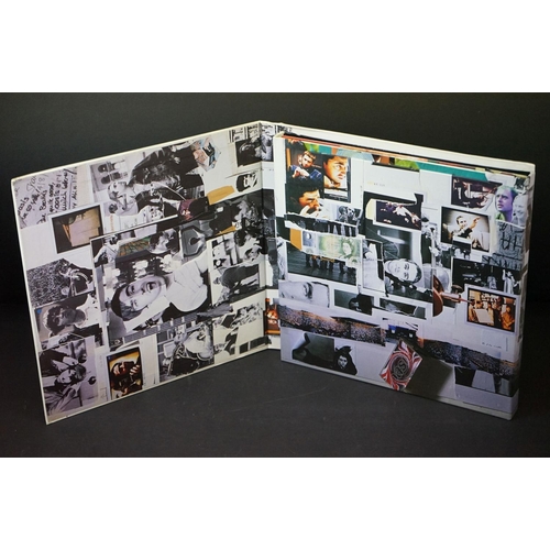 536 - Vinyl - Oasis Be Here Now fan club only box set release on Creation Records CRELP 219.  Box Vg, Viny... 