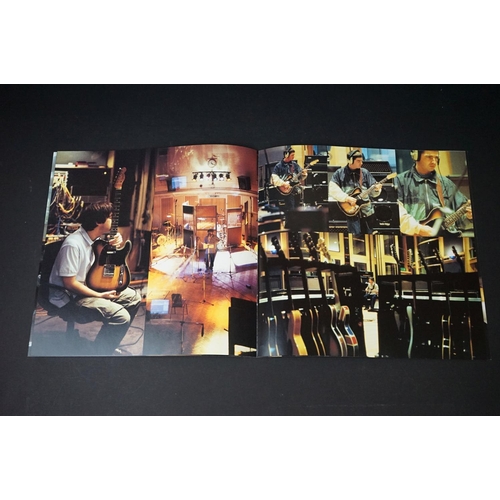 536 - Vinyl - Oasis Be Here Now fan club only box set release on Creation Records CRELP 219.  Box Vg, Viny... 