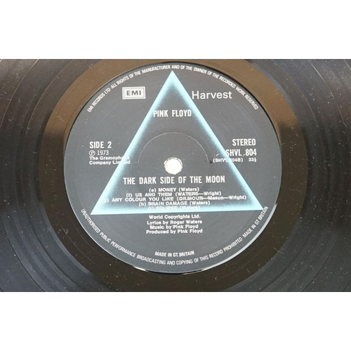 336 - Vinyl - Pink Floyd Dark Side Of The Moon on Harvest SHVL 804.  Right hand opener, stickered sleeve, ... 