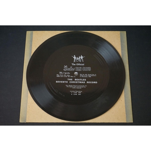 75 - Vinyl - The Beatles Christmas fan club flexi-disc EP number 7 from 1969 with rare newsletter.  Ex