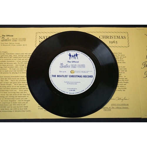 77 - Vinyl - The Beatles Christmas Record flexidisc 1963 (Lyntone 492) within gatefold sleeve.  Vg+