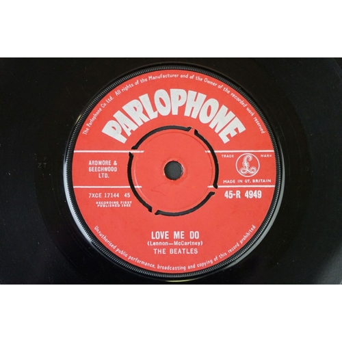 81 - Vinyl - The Beatles Love Me Do (45-R 4949) 1G 1O mother matrices, ZT tax code, vinyl has many light ... 