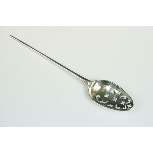 221 - Georgian mote spoon with 'fancy' back