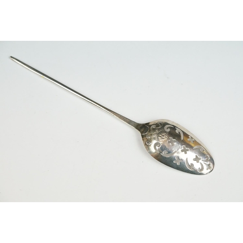 221 - Georgian mote spoon with 'fancy' back