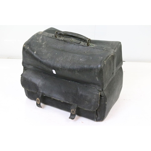 588 - Late 19th / Early 20th century Leather Doctor's or Apothecary Bag together with a Green Travelling T... 