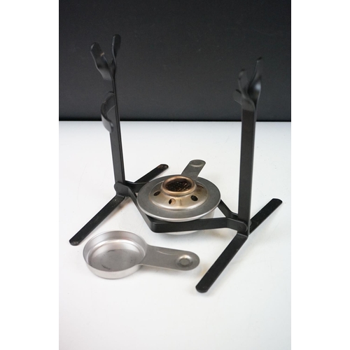 126 - Le Creuset cast iron fondue set complete with stand, burner and twelve sticks. Measures 21 x 22cm.