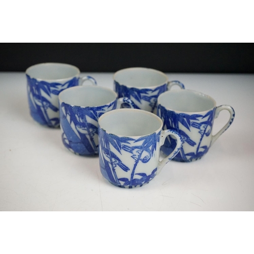 90 - 20th Century Japanese tea set having printed decoration to the sides including tea pot and six cups,... 