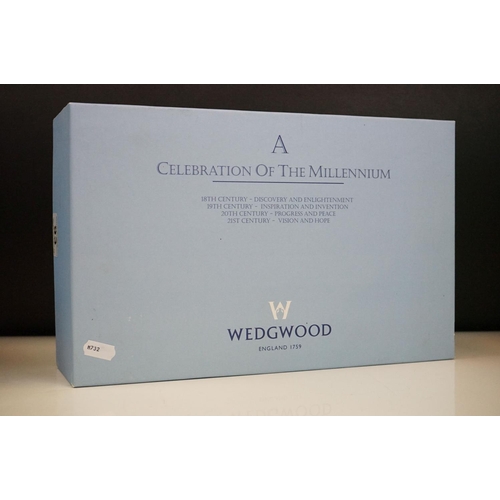 93 - Wedgwood limited edition - a Wedgwood women designers of the 20th century Clarice Cliff after the ho... 