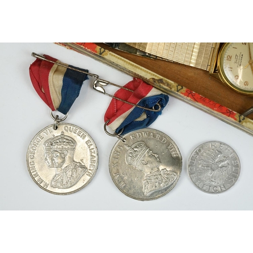 178 - A small group of mixed collectables to include coins, commemorative medallions, silver bangle and a ... 