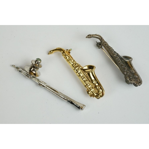 179A - Ten Costume Jewellery Brooches, eight being Gold Tone including Sea Horse, Aries, Crab, Fish, Deer, ... 