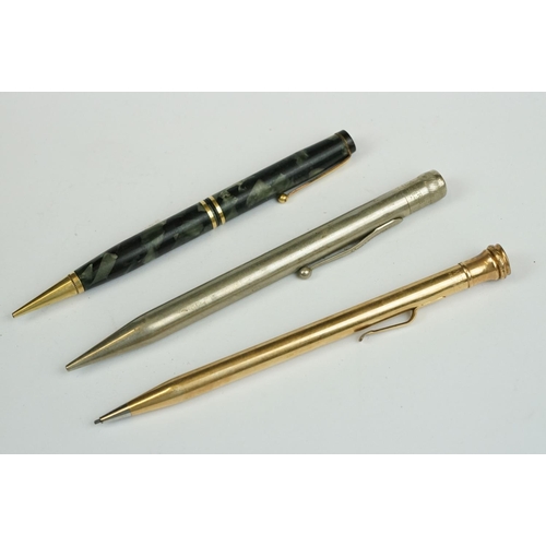 181 - A collection of ballpoint and fountain pens to include Parker and Waterman examples.