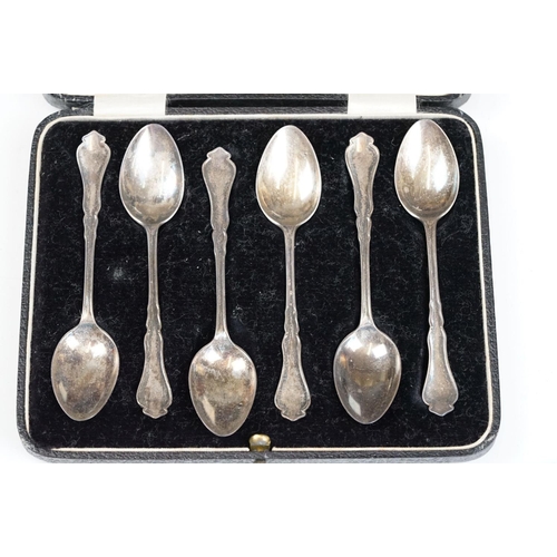 186 - A cased set of six fully hallmarked sterling silver teaspoons together with a boxed silver teaspoon ... 