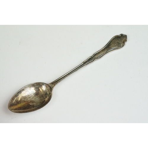 186 - A cased set of six fully hallmarked sterling silver teaspoons together with a boxed silver teaspoon ... 