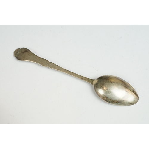 186 - A cased set of six fully hallmarked sterling silver teaspoons together with a boxed silver teaspoon ... 