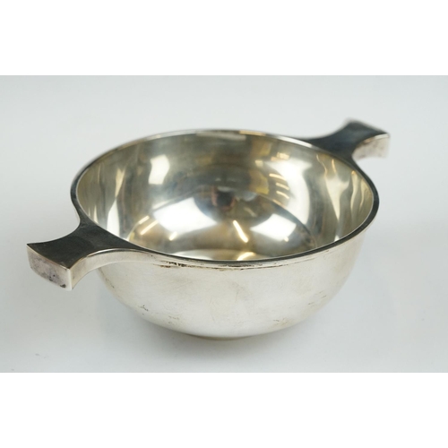 200A - A fully hallmarked sterling silver Scottish Quaich, assay marked for Edinburgh.