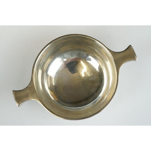 200A - A fully hallmarked sterling silver Scottish Quaich, assay marked for Edinburgh.