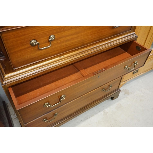 589 - George III style Mahogany Chest on Chest, the upper section with two short over three long drawers a... 