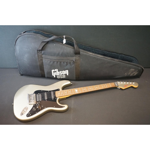 1047 - Guitar - Marlin Sidewinder strat style electric guitar.  Comes with Gibson branded gig bag