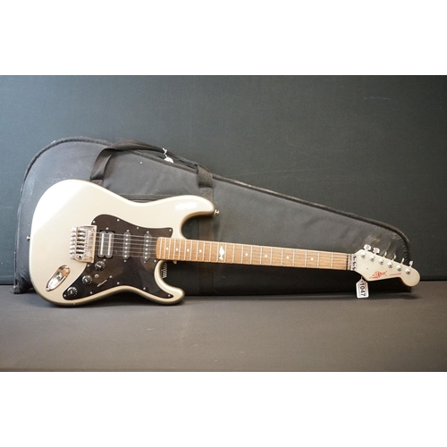 1047 - Guitar - Marlin Sidewinder strat style electric guitar.  Comes with Gibson branded gig bag