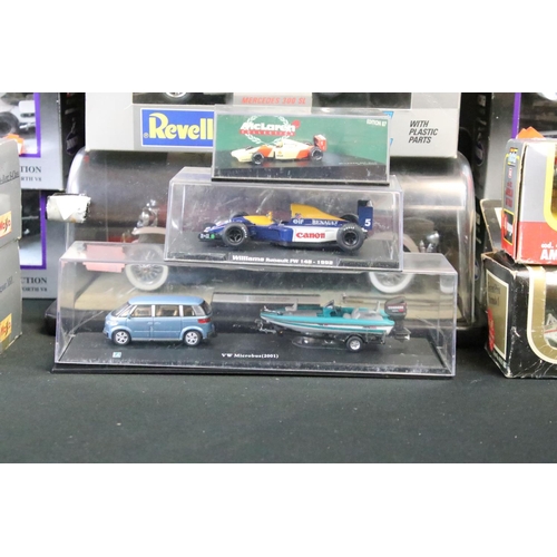 1104 - 29 Boxed diecast models, to include Franklin Mint, Revell, Corgi, Burago, Maisto, MC Toy etc, featur... 