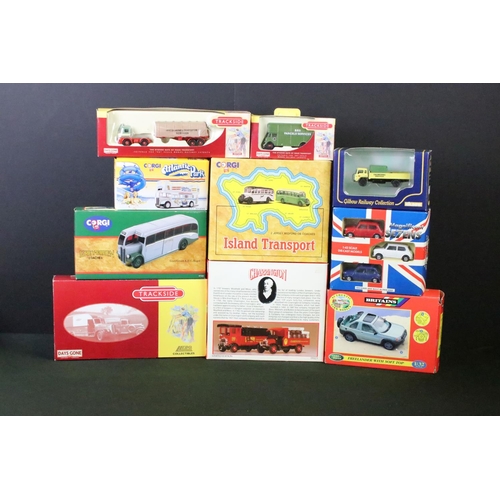 1112 - 32 Boxed diecast models to include a Britains 1:32 scale Land Rover Freelander (09484), Redbox 1:43 ... 