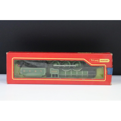 52 - Five boxed Hornby / Triang OO gauge locomotives to include R761 GWR Kneller Hall, R165 GWR 0-6-0 PT ... 