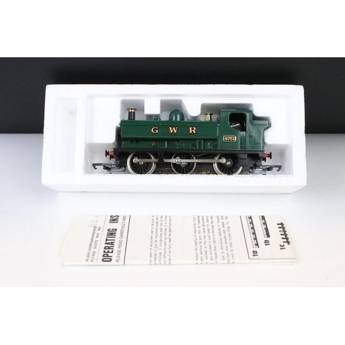 52 - Five boxed Hornby / Triang OO gauge locomotives to include R761 GWR Kneller Hall, R165 GWR 0-6-0 PT ... 