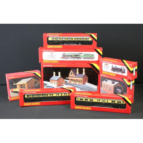 54 - Boxed Hornby OO gauge R793 King Size Set, set appears very close to complete with boxed GWR King Cla... 