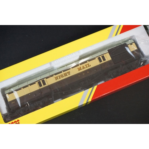 13 - Five boxed Hornby Railroad OO gauge items to include R2670 Train Pack, R4526 Operating Mail Coach an... 