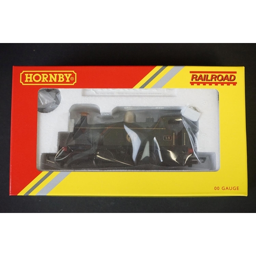 13 - Five boxed Hornby Railroad OO gauge items to include R2670 Train Pack, R4526 Operating Mail Coach an... 