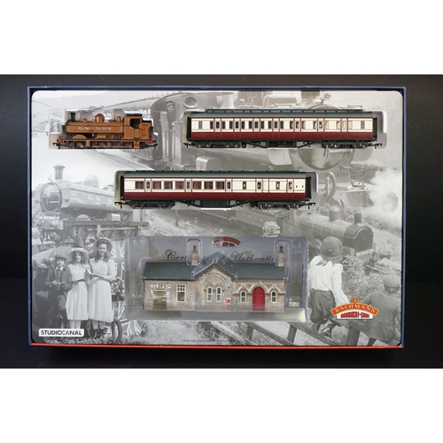 2 - Boxed Bachmann OO gauge Special Collectors Edition 30575 The Railway Children set, complete