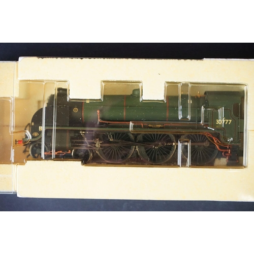 21 - Boxed Hornby OO gauge Special Edition NRM National Railway Museum R2638 BR 4-6-0 Class N15 30777 Sir... 