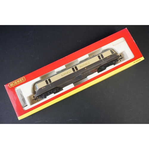 25 - Three boxed Hornby OO gauge Locomotives/Railcars to include R2524 GWR Diesel Railcar No 29, R2516 Bo... 