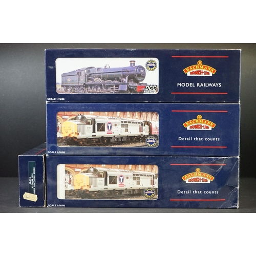 28 - Four boxed Bachmann OO gauge locomotives to include 32003 4936 Kinlet Hall Great Western with crest ... 