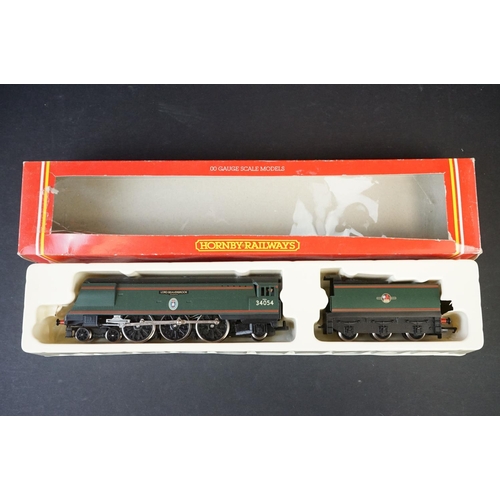 35 - Four boxed Hornby OO gauge locomotives to include R329 BR 4-6-2 Loco William Shakespeare, R392 GWR C... 