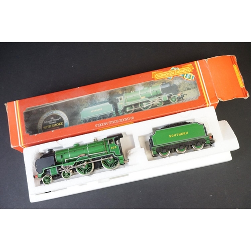 36 - 12 Boxed Hornby OO gauge locomotives to include R830 Saint David, Lord of the Isles, Kneller Hall, R... 