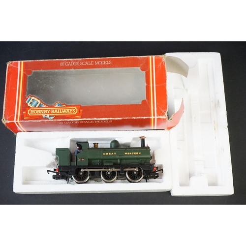 36 - 12 Boxed Hornby OO gauge locomotives to include R830 Saint David, Lord of the Isles, Kneller Hall, R... 