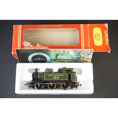 36 - 12 Boxed Hornby OO gauge locomotives to include R830 Saint David, Lord of the Isles, Kneller Hall, R... 