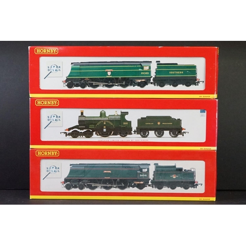 9 - Three boxed Hornby OO gauge locomotives to include R2218 BR 4-6-2 West Country Class 34041 Wilton, R... 