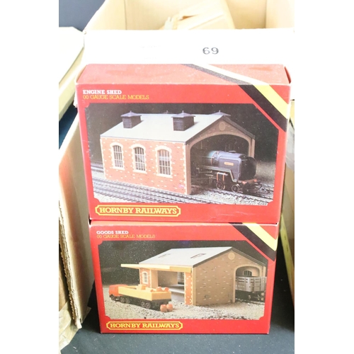 69 - Quantity of OO gauge model railway accessories to include various Hornby track, Hornby Dublo Trains ... 