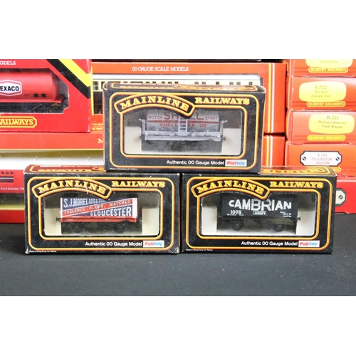 63 - 25 Boxed OO gauge items of rolling stock to include 15 x Hornby / Triang, 8 x Palitoy Mainline and 2... 