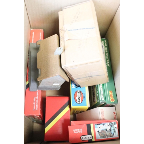 69 - Quantity of OO gauge model railway accessories to include various Hornby track, Hornby Dublo Trains ... 