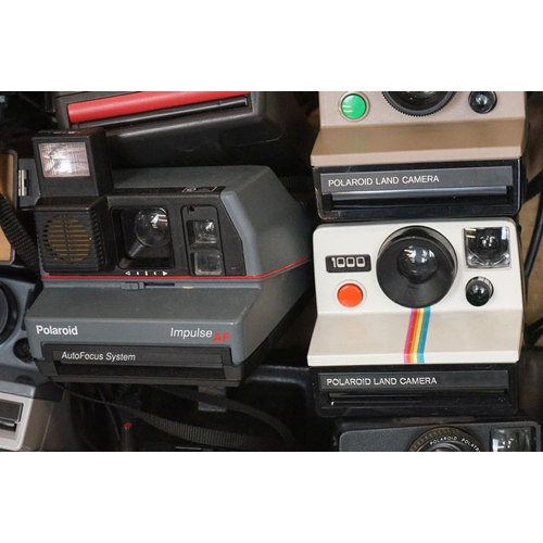 366 - Collection of 12 Polaroid instant cameras to include a Polaroid 636 Talking Camera, Polaroid Colorpa... 