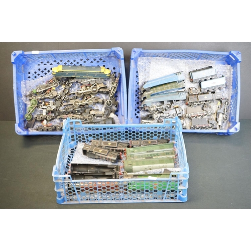 102 - Spares & Repairs - Quantity of OO gauge & Hornby Dubloco locomotive engines and bodies (3 trays)