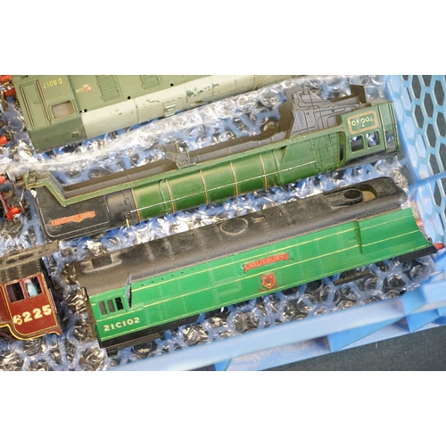 102 - Spares & Repairs - Quantity of OO gauge & Hornby Dubloco locomotive engines and bodies (3 trays)