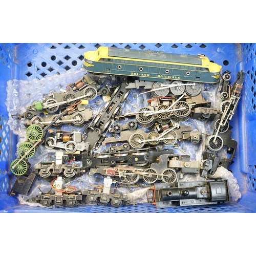 102 - Spares & Repairs - Quantity of OO gauge & Hornby Dubloco locomotive engines and bodies (3 trays)