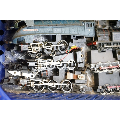 102 - Spares & Repairs - Quantity of OO gauge & Hornby Dubloco locomotive engines and bodies (3 trays)